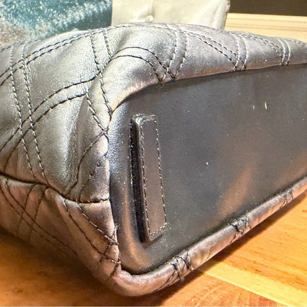 Laura Ashley y2k Vintage Quilted Tote with Silver tone‎ chain/leather strap